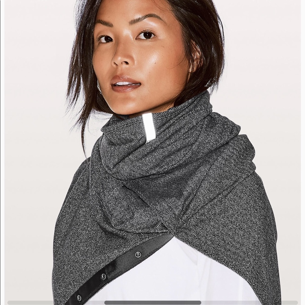 Lululemon Vinyasa Scarf!